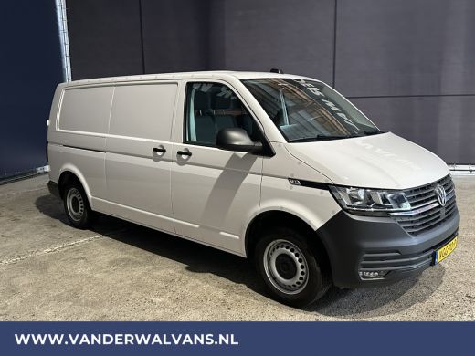 Volkswagen Transporter 2.0 TDI 150pk L2H1 Euro6 Airco | 2500kg Trekhaak | 2x Zijdeur | Camera | Bijrijdersbank | Navigat... ActivLease financial lease