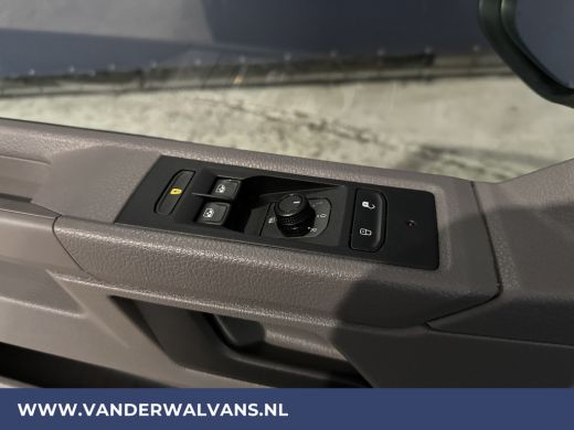 Volkswagen Transporter 2.0 TDI 150pk L2H1 Euro6 Airco | 2500kg Trekhaak | 2x Zijdeur | Camera | Bijrijdersbank | Navigat... ActivLease financial lease