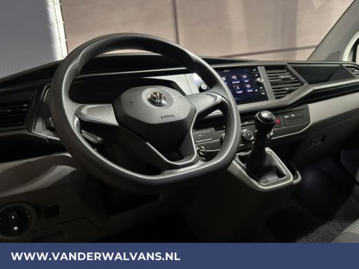 Volkswagen Transporter 2.0 TDI 150pk L2H1 Euro6 Airco | 2500kg Trekhaak | 2x Zijdeur | Camera | Bijrijdersbank | Navigat... ActivLease financial lease