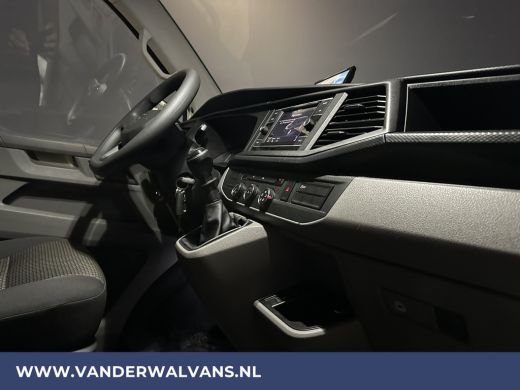 Volkswagen Transporter 2.0 TDI L2H1 Euro6 Airco | Apple Carplay | Cruisecontrol | Camera | Trekhaak Android auto, Parkee... ActivLease financial lease
