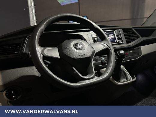 Volkswagen Transporter 2.0 TDI L2H1 Euro6 Airco | Apple Carplay | Cruisecontrol | Camera | Trekhaak Android auto, Parkee... ActivLease financial lease