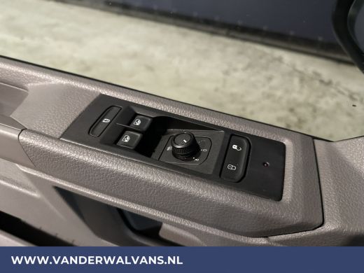 Volkswagen Transporter 2.0 TDI L2H1 Euro6 Airco | Apple Carplay | Cruisecontrol | Camera | Trekhaak Android auto, Parkee... ActivLease financial lease