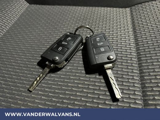Volkswagen Transporter 2.0 TDI L2H1 Euro6 Airco | Apple Carplay | Cruisecontrol | Camera | Trekhaak Android auto, Parkee... ActivLease financial lease