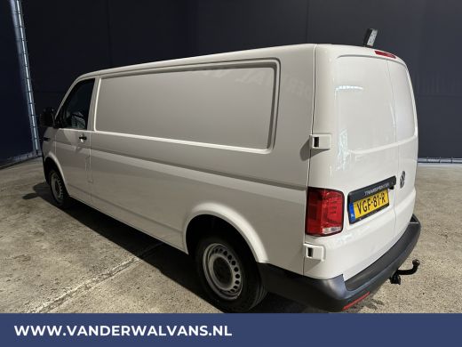 Volkswagen Transporter 2.0 TDI L2H1 Euro6 Airco | Apple Carplay | Cruisecontrol | Camera | Trekhaak Android auto, Parkee... ActivLease financial lease