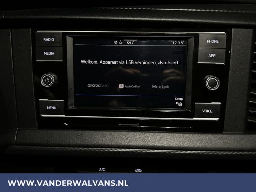 Volkswagen Transporter 2.0 TDI L2H1 Euro6 Airco | Apple Carplay | Cruisecontrol | Camera | Trekhaak Android auto, Parkee... ActivLease financial lease