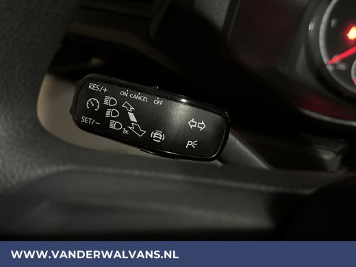 Volkswagen Transporter 2.0 TDI L2H1 Euro6 Airco | Apple Carplay | Cruisecontrol | Camera | Trekhaak Android auto, Parkee... ActivLease financial lease