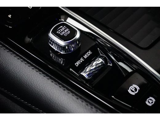 Volvo  V60 2.0 T6 Recharge AWD R-Design | UNIEK - NieuwLeder! | LageKM! | Trekhaak | Adap. Cruise | Stoel/St... ActivLease financial lease