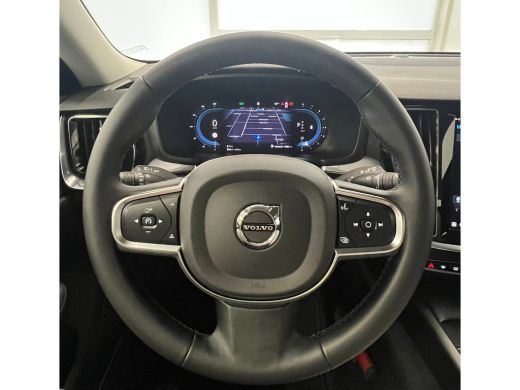 Volvo  V60 B3 Essential Edition | Achterbank verwarmd | Achteruitrijcamera | Cruise control adaptief met Sto... ActivLease financial lease