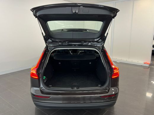 Volvo  V60 B3 Essential Edition | Achterbank verwarmd | Achteruitrijcamera | Cruise control adaptief met Sto... ActivLease financial lease
