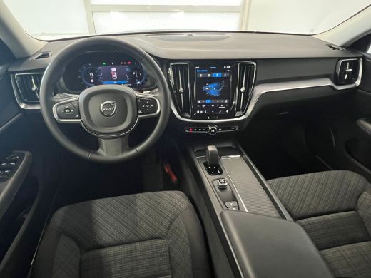 Volvo  V60 B3 Essential Edition | Achterbank verwarmd | Achteruitrijcamera | Cruise control adaptief met Sto... ActivLease financial lease