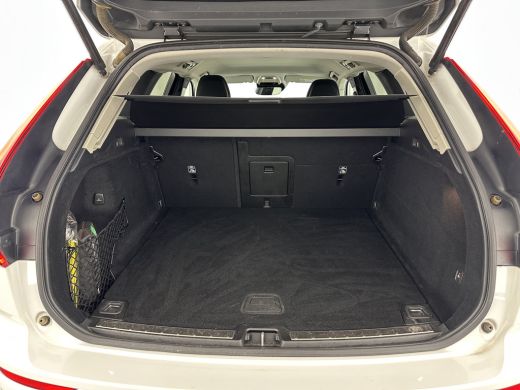 Volvo  XC60 2.0 D4 Momentum Pro (INCL-BTW) Aut.*LUXURY-LEATHER | HARMAN/KARDON-AUDIO | HEATED-SPORTSEATS | NA... ActivLease financial lease