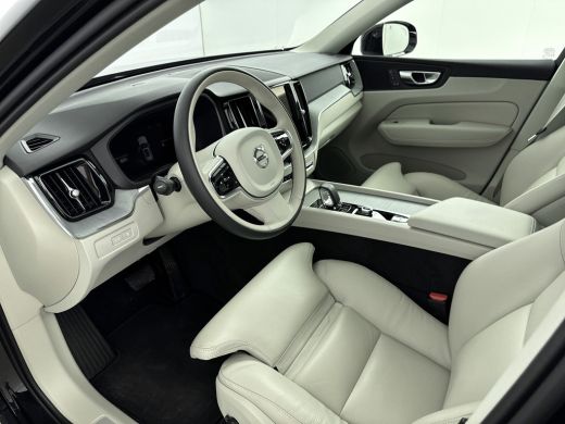 Volvo  XC60 2.0 T6 Plug-in hybrid AWD Plus Bright | Trekhaak | Panoramadak | 21 inch LM | PDC V+A + Camara | ... ActivLease financial lease