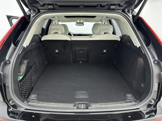 Volvo  XC60 2.0 T6 Plug-in hybrid AWD Plus Bright | Trekhaak | Panoramadak | 21 inch LM | PDC V+A + Camara | ... ActivLease financial lease