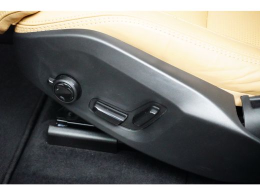 Volvo  XC60 T6 355PK Plus Bright | 360° | Massage | Ventilatie | Panoramadak | Luchtvering | Trekhaak | Memory ActivLease financial lease