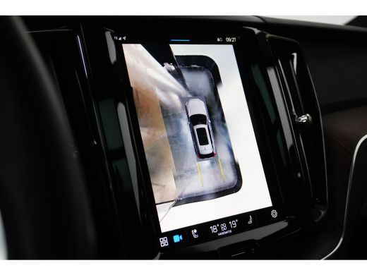 Volvo  XC60 T6 355PK Plus Bright | 360° | Massage | Ventilatie | Panoramadak | Luchtvering | Trekhaak | Memory ActivLease financial lease