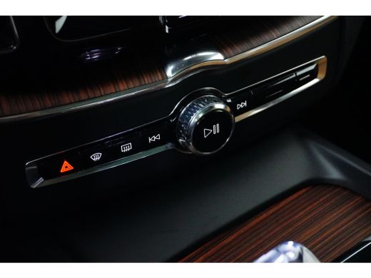 Volvo  XC60 T6 355PK Plus Bright | 360° | Massage | Ventilatie | Panoramadak | Luchtvering | Trekhaak | Memory ActivLease financial lease