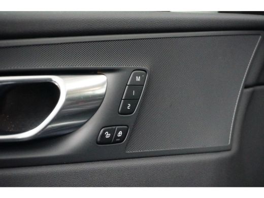 Volvo  XC60 T6 Plug-in hybrid AWD Plus Dark | 360 graden camera | Achterbank verwarmd | Apple Carplay/Android... ActivLease financial lease
