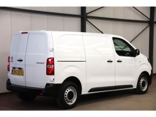 Toyota ProAce 2.0 D-4D L2H1 146PK CARPLAY Toyota ProAce 2.0 D-4D L2H1 146PK CARPLAY