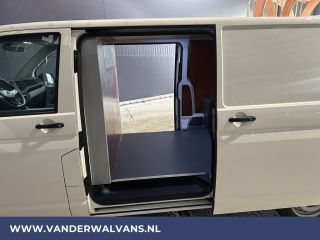 Volkswagen Transporter 2.0 TDI 150pk L2H1 Euro6 Airco | 2500kg Trekhaak | 2x Zijdeur | Camera | Bijrijdersbank | Navigat...