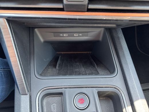 CUPRA Leon 1.4 e-Hybrid Essential Limited | A. Camera | Cruise control | PDC | ActivLease financial lease