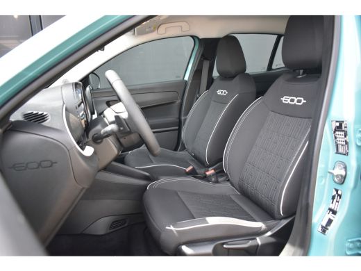 Fiat 600 1.2 Hybrid Urban 136pk Automaat | Comfort Pakket | Keyless-Entry | Achteruitrijcamera | Climate C... ActivLease financial lease