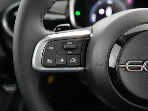Fiat 600 | € 3000 Voorraad Voordeel | 1.2 Hybrid Urban Limited Black Edition | Apple Carplay/Android Auto|... ActivLease financial lease