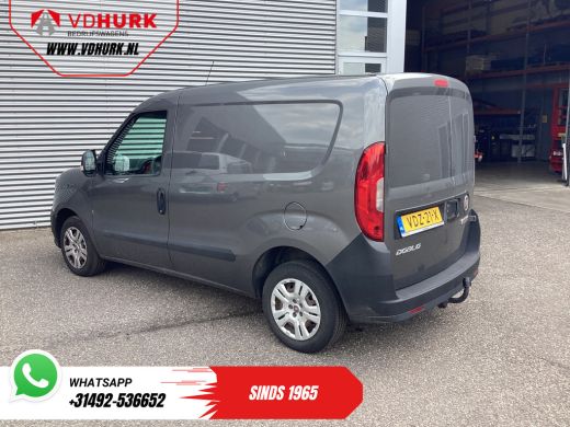 Fiat Doblò 1.6 MJ 105 pk 3Pers./ Airco/ Cruise/ Navi/ Trekhaak ActivLease financial lease