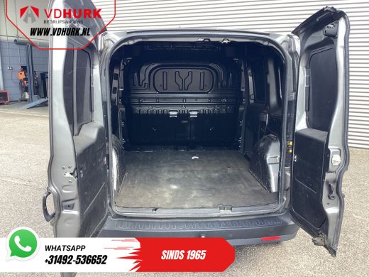 Fiat Doblò 1.6 MJ 105 pk 3Pers./ Airco/ Cruise/ Navi/ Trekhaak ActivLease financial lease