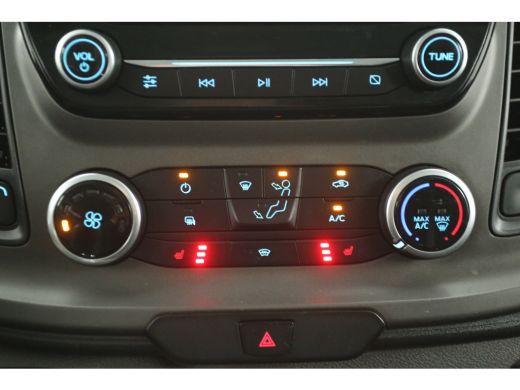 Ford Transit Custom 300 2.0 TDCI L2H1 Airco Camera Carplay Cruise LED Navi PDC 3 Persoons Trekhaak ActivLease financial lease
