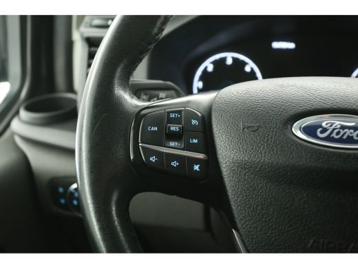 Ford Transit Custom 300 2.0 TDCI L2H1 Airco Camera Carplay Cruise LED Navi PDC 3 Persoons Trekhaak ActivLease financial lease