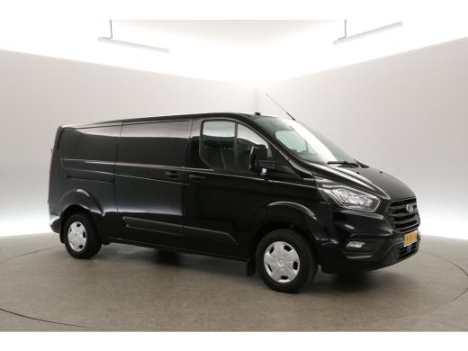 Ford Transit Custom 300 2.0 TDCI L2H1 Airco Camera Carplay Cruise LED Navi PDC 3 Persoons Trekhaak ActivLease financial lease