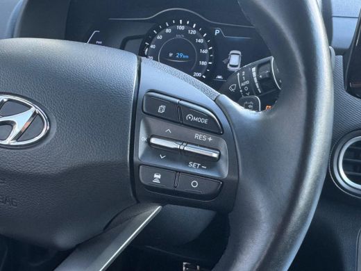Hyundai Kona EV Fashion 64 kWh 2X OP VOORRAAD | NL AUTO | NAVI | 1E EIG | ActivLease financial lease