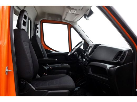 Iveco Daily 35C14 136pk Euro6 Open Laadbak met laadklep en trekhaak 3500kg 10-2018 ActivLease financial lease