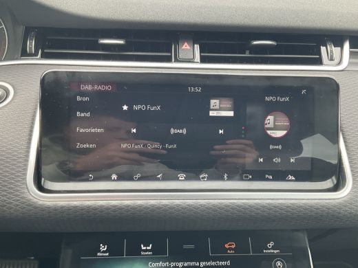 Land Rover Range Rover Evoque 2.0 P200 AWD Leder Meridian Carplay Cam Elek.Klep NL-Auto! ActivLease financial lease