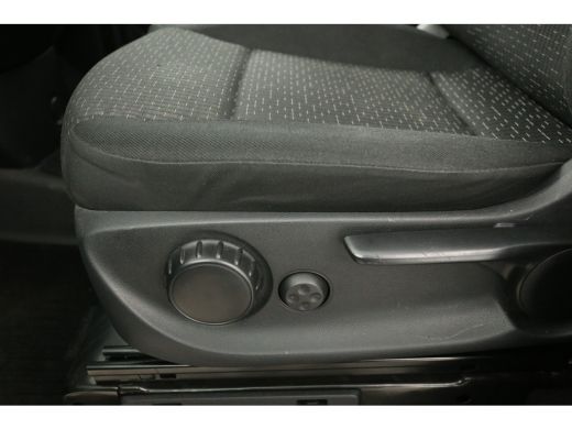 Mercedes-Benz Vito 114 CDI Lang Automaat Airco Cruise Carplay Camera Navigatie 3 Persoons 18"LMV Trekhaak ActivLease financial lease