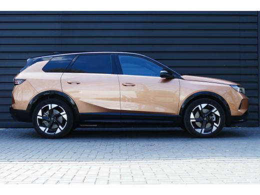 Opel Grandland EV 213PK 73KWH GS AUTOMAAT / NAVI / LED / CLIMA / PDC / 360 CAMERA / ADAPT. CRUISECONTROL / SCHUI... ActivLease financial lease