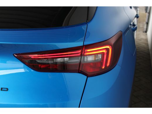Opel Grandland X 1.2 Turbo Ultimate | Dodehoek detectie | Electronic climate controle | Grootlichtassistent ActivLease financial lease