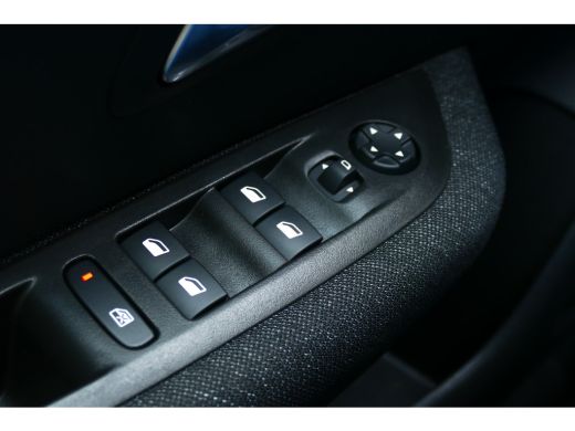 Peugeot 208 1.2 PURETECH 75PK STYLE / NAVI / AIRCO / LED / PDC / BLUETOOTH / CRUISECONTROL / 1E EIGENAAR / SC... ActivLease financial lease