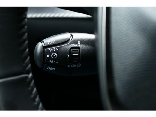 Peugeot 208 1.2 PURETECH 75PK STYLE / NAVI / AIRCO / LED / PDC / BLUETOOTH / CRUISECONTROL / 1E EIGENAAR / SC... ActivLease financial lease