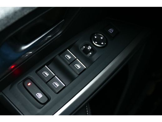 Peugeot 3008 1.2 HYBRID 136PK GT AUTOMAAT / NAVI / LED / CLIMA / PDC / 19"LMV / 360 CAMERA / KEYLESS / ADAPT. ... ActivLease financial lease