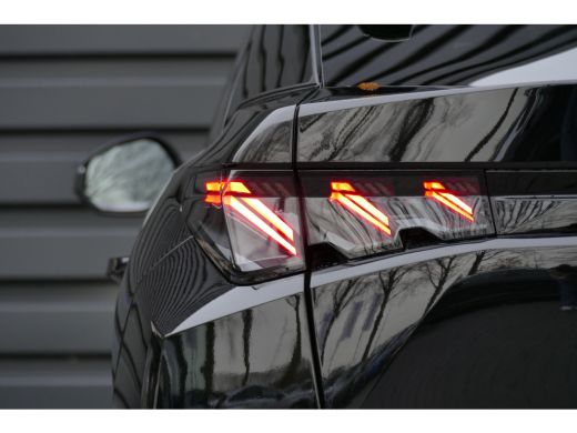 Peugeot 3008 1.2 HYBRID 136PK GT AUTOMAAT / NAVI / LED / CLIMA / PDC / 19"LMV / 360 CAMERA / KEYLESS / ADAPT. ... ActivLease financial lease