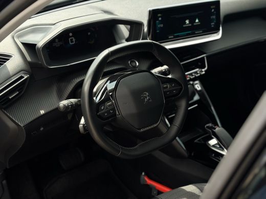 Peugeot e-2008 EV Allure Pack 50 kWh | Achteruitrijcamera | Airco (automatisch) | Cruise control | Apple Carplay... ActivLease financial lease