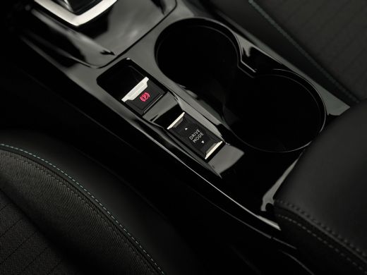 Peugeot e-2008 EV Allure Pack 50 kWh | Achteruitrijcamera | Airco (automatisch) | Cruise control | Apple Carplay... ActivLease financial lease