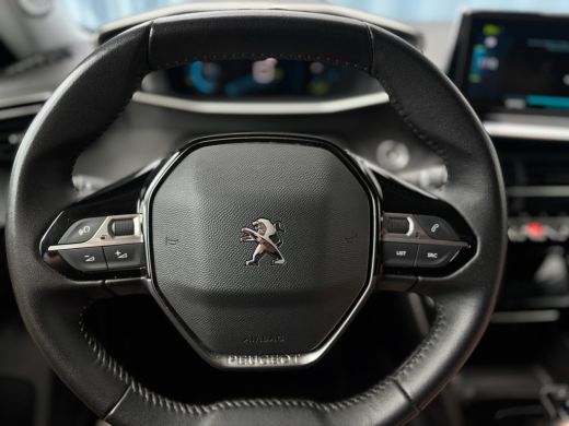 Peugeot e-2008 EV Allure Pack 50 kWh | Achteruitrijcamera | Airco (automatisch) | Cruise control | Apple Carplay... ActivLease financial lease