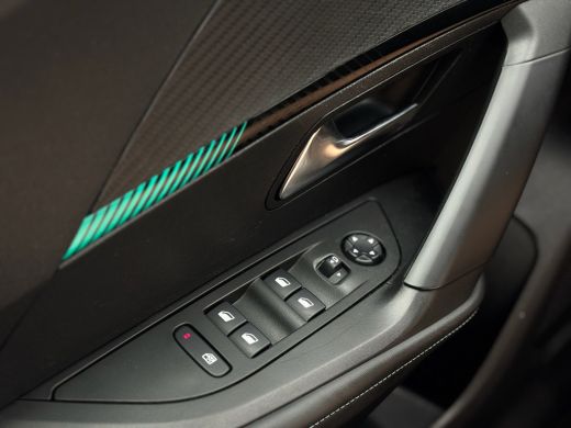Peugeot e-2008 EV Allure Pack 50 kWh | Achteruitrijcamera | Airco (automatisch) | Cruise control | Apple Carplay... ActivLease financial lease