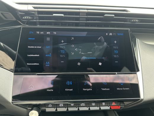 Peugeot e-308 GT EV 54 kWh | 11 kW lader | Achterbank in delen neerklapbaar | Achteruitrij assistent ActivLease financial lease
