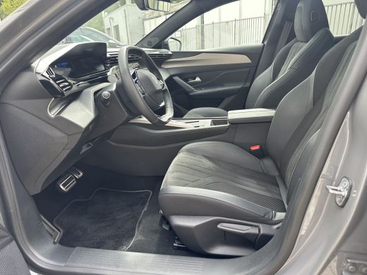 Peugeot e-308 GT EV 54 kWh | 11 kW lader | Achterbank in delen neerklapbaar | Achteruitrij assistent ActivLease financial lease