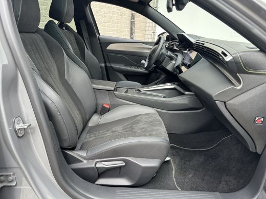Peugeot e-308 GT EV 54 kWh | 11 kW lader | Achterbank in delen neerklapbaar | Achteruitrij assistent ActivLease financial lease