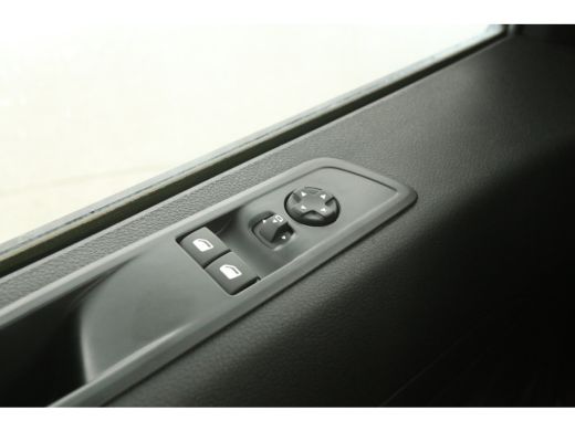 Peugeot e-Expert 75 kWh L2H1 Elektrisch | EMISSIEVRIJE ZONE | NIEUW | Automaat Airco Camera Carplay Cruise Navi PD... ActivLease financial lease