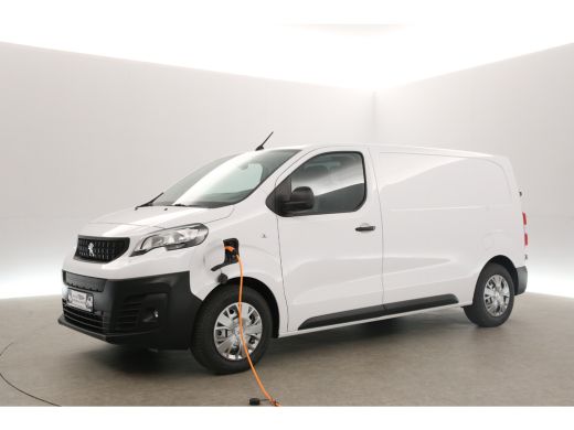 Peugeot e-Expert 75 kWh L2H1 Elektrisch | EMISSIEVRIJE ZONE | NIEUW | Automaat Airco Camera Carplay Cruise Navi PD... ActivLease financial lease